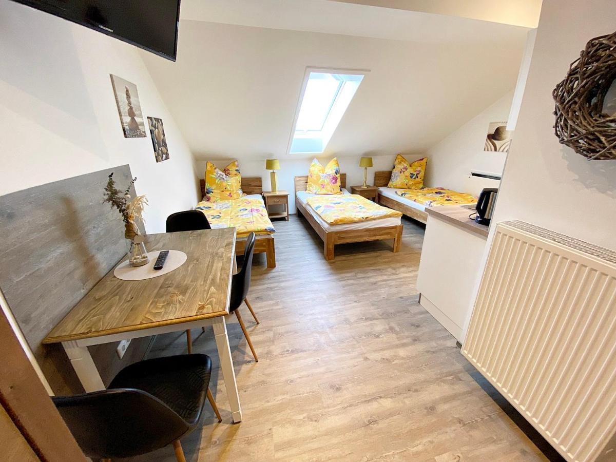 Hotel Seehaus - - Schlaffaesser - Biergarten -