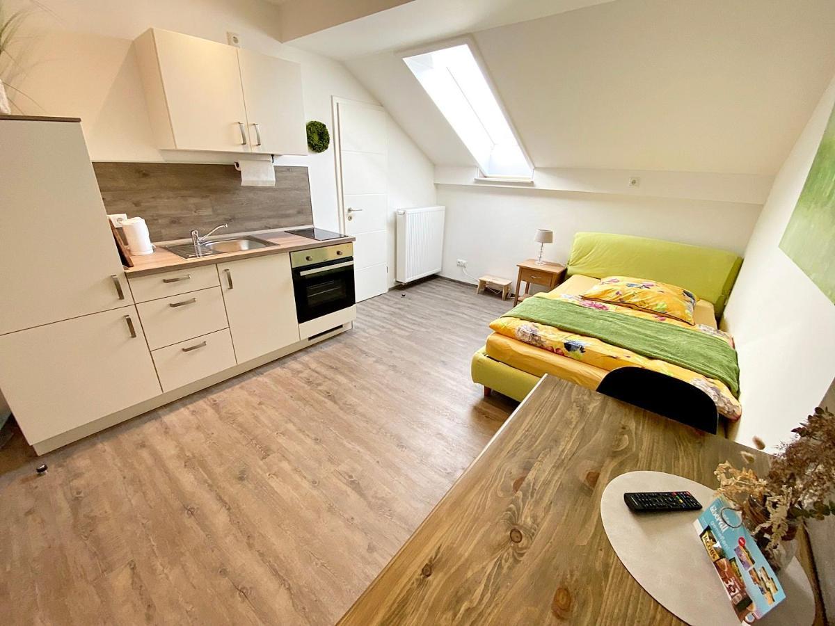 Seehaus - - Schlaffaesser - Biergarten - Hotel Mamming